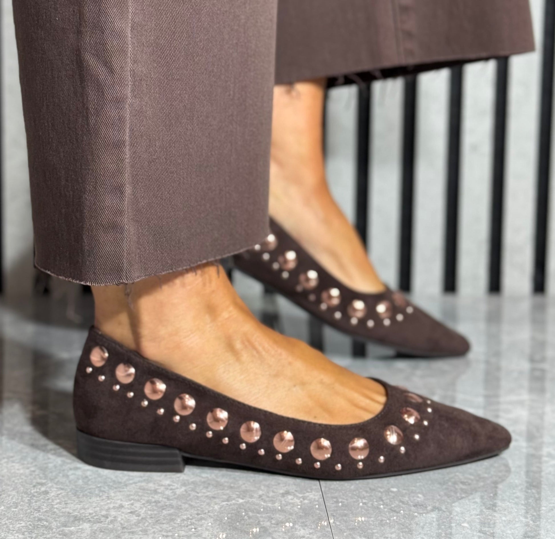 Xti - Brown Stud Detail Pump (146223)