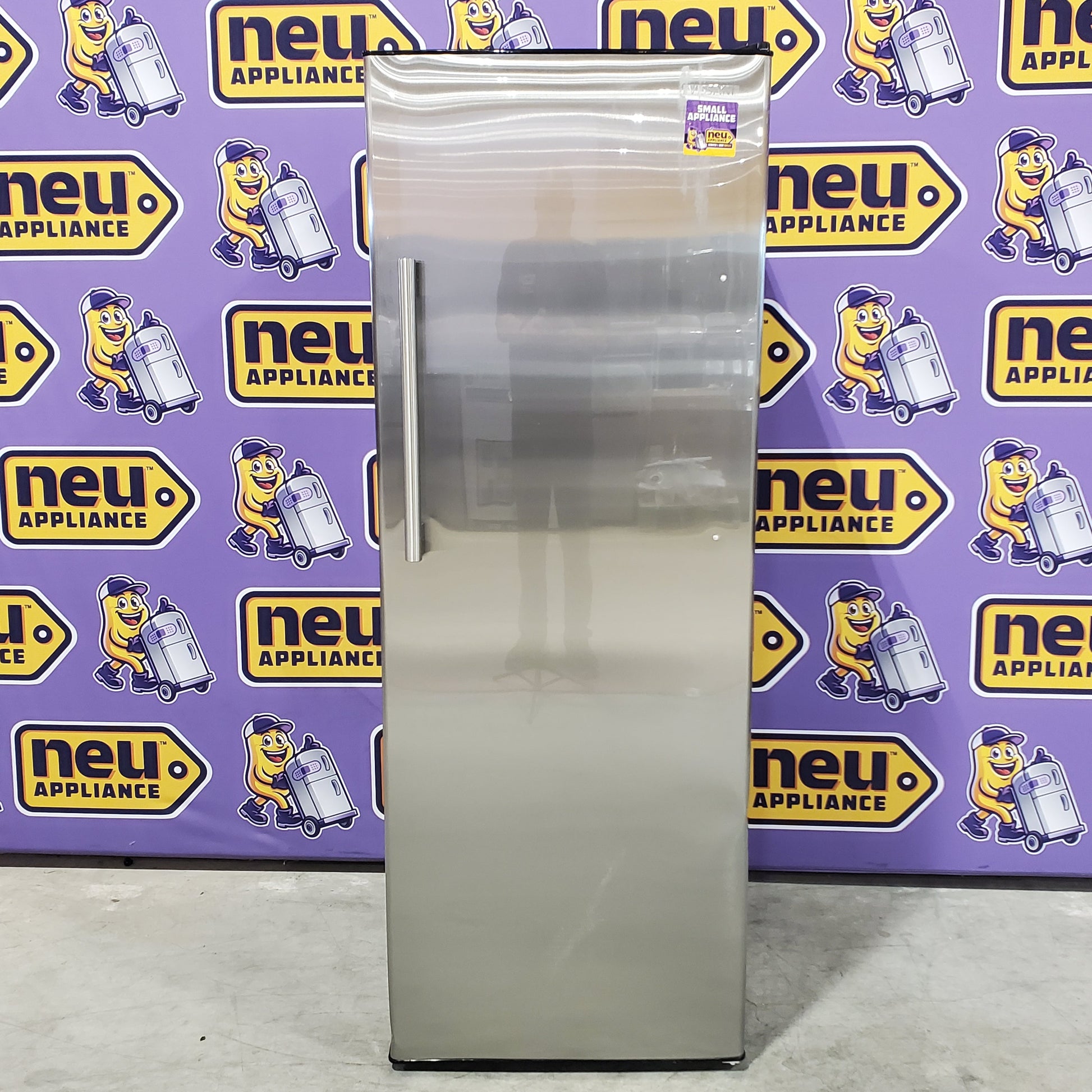 Pictures of Vissani 24 in. 11 cu. ft. Convertible Auto Defrost Garage Ready Upright Freezer/Refrigerator in Stainless Steel, Energy Star 25132SD405 - VSF11US2A16 - Scratch & Dent (Minor) - Neu Appliance Outlet - Discount Appliance Outlet in Austin, Tx