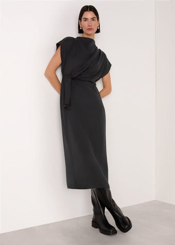 What to wear to a funeral: Funeral outfit ideas & things to avoid
