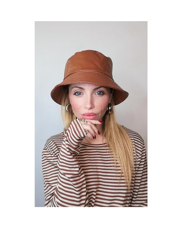 Bucket Hat Faux Leather!