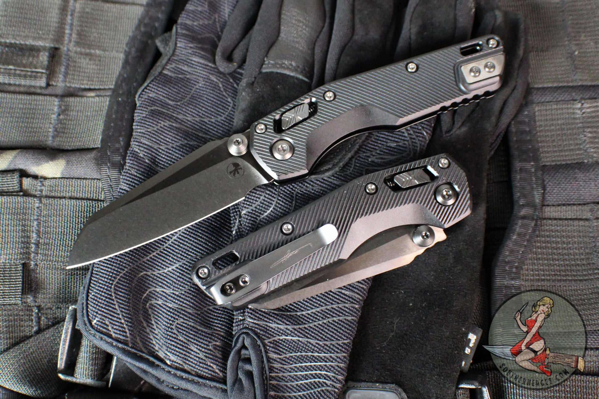 Microtech Knives- M.S.I. Ram-Lok Folder- MINI- Black Fluted Aluminum Handle- Black DLC Plain Edge Blade 210M-1 DLCTFLSH
