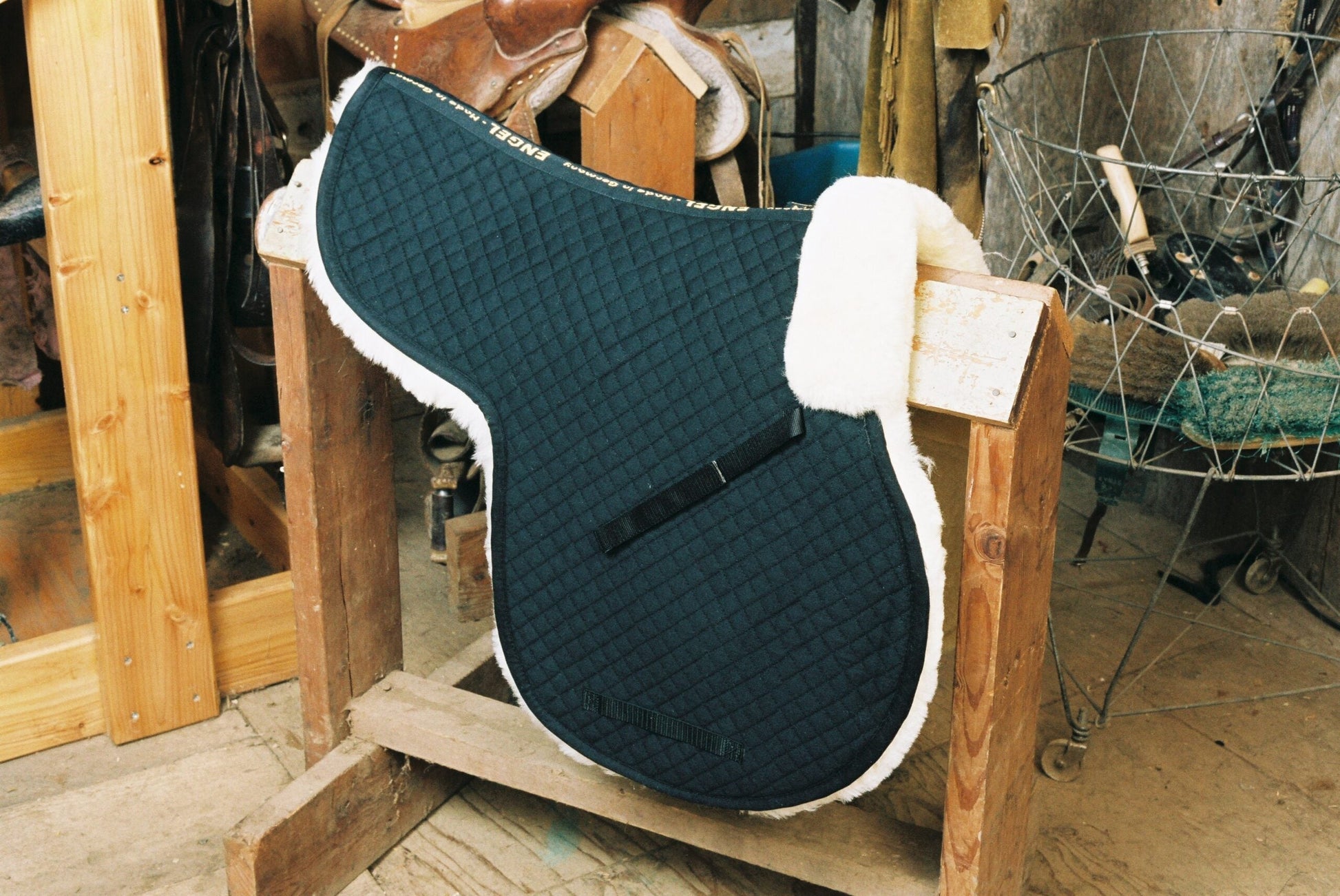 Engel Deluxe Sheepskin All Purpose Numnah with Pommel Roll and Complete Lining - 3322C
