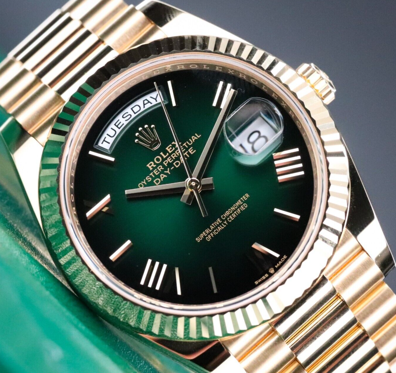 Rolex Day-Date Complete Set 40mm 18K Yellow Gold Green Ombre Dial Presidential Bracelet President 228238