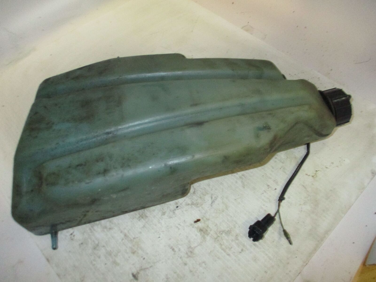 Suzuki DT115 2 stroke outboard oil tank (69110-94602)