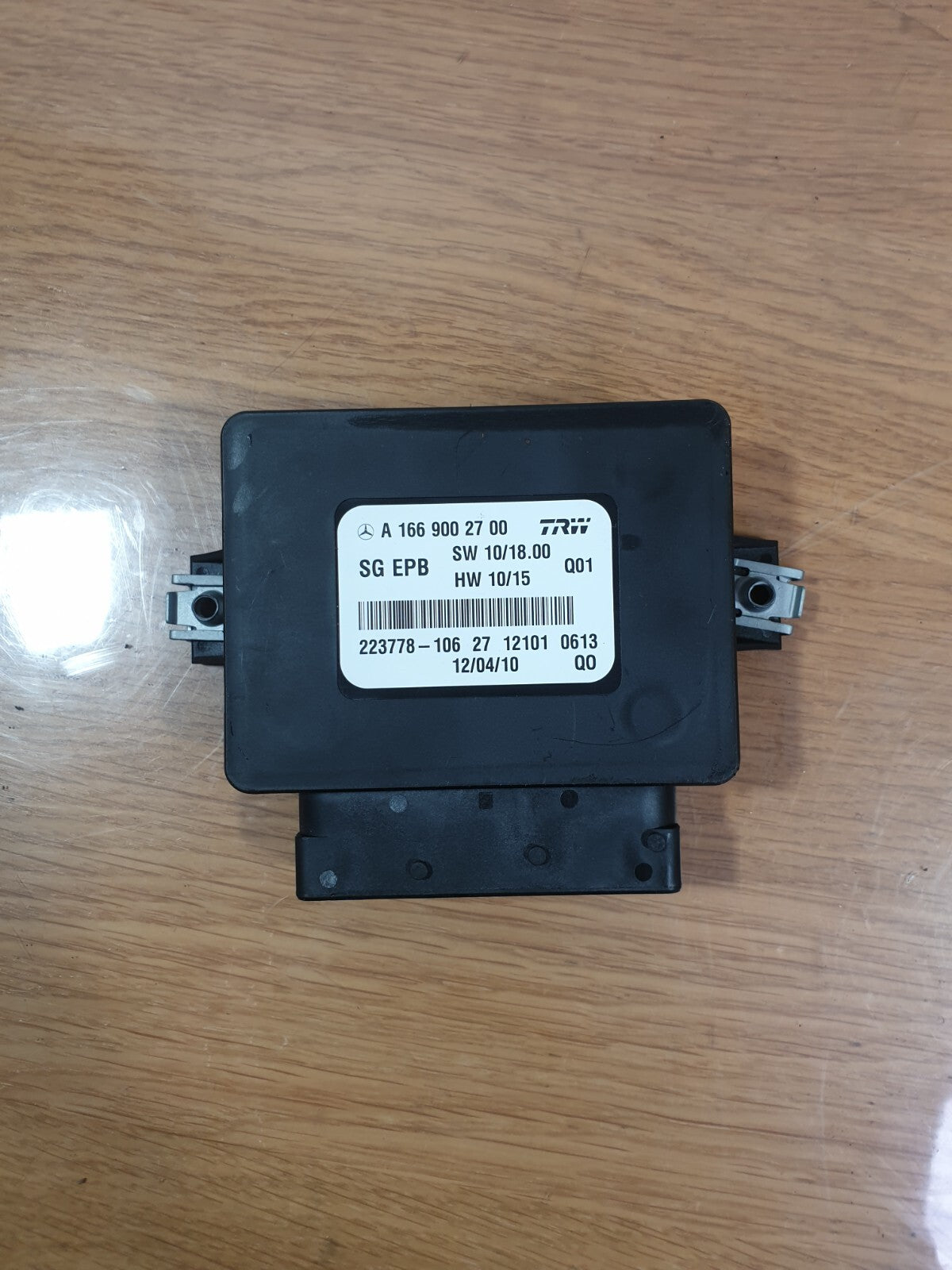 MERCEDES B CLASS W246 1.8 DIESEL 2012 HANDBRAKE PARKING BRAKE CONTROL MODULE - Image 1