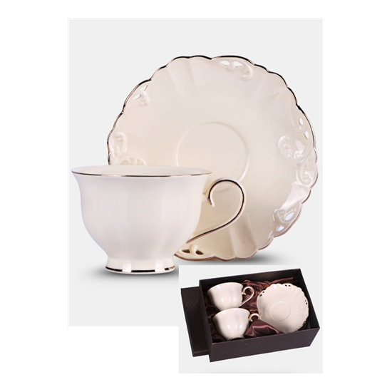 Krém-fehér dombor porcelán csésze aljjal arany peremmel 2 személyes díszdobozban Veroni Charlotte Csésze Veroni