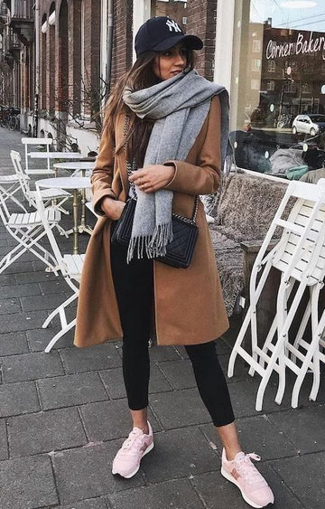 winter women dress style SAVE THIS POST 〰️ Casual winter outfit ideas that feel stylish and pulled together. These are my favorite casual outfits to wear this time of year. Depending on