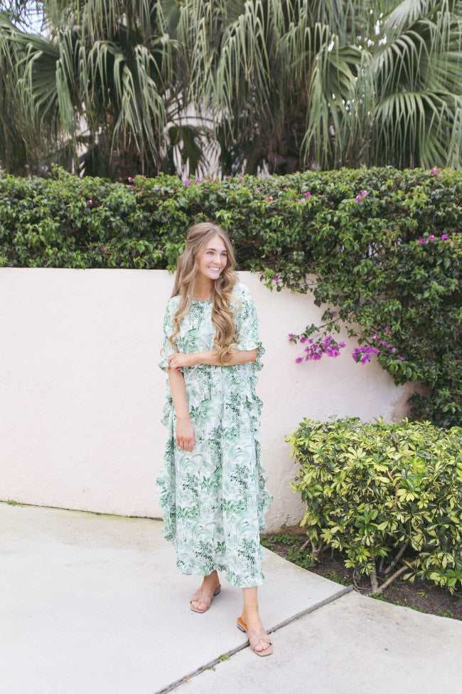 Striking a Stylish Pose: Modest Dresses for Your Summer Vacation