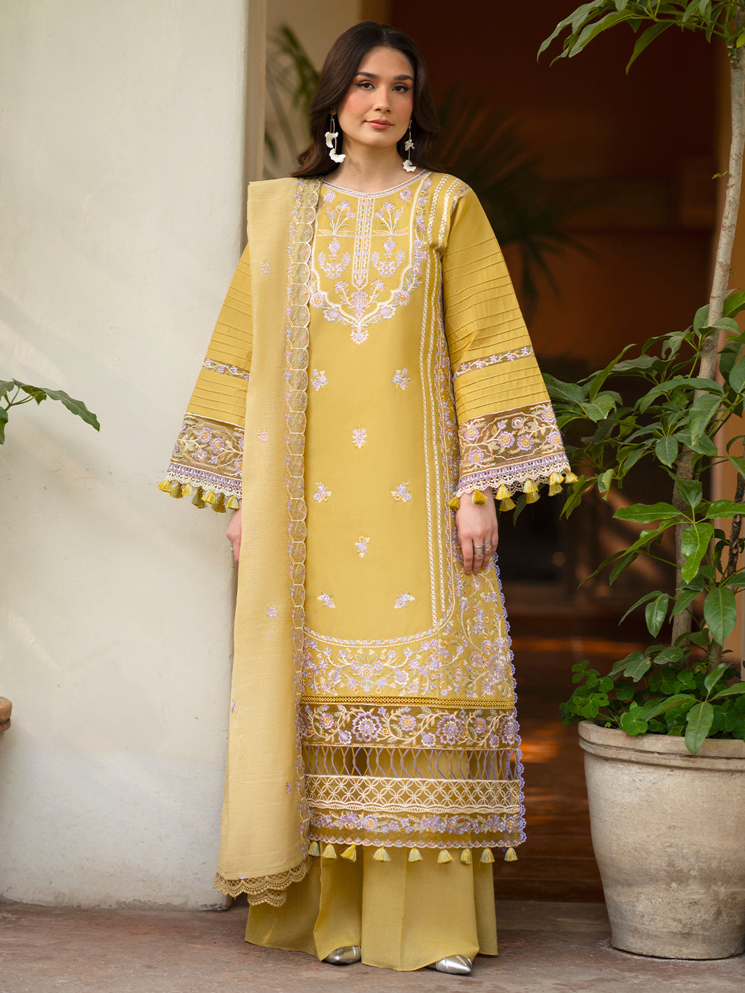 Mahnur | Angan Embroidered Lawn 26 | AN-003