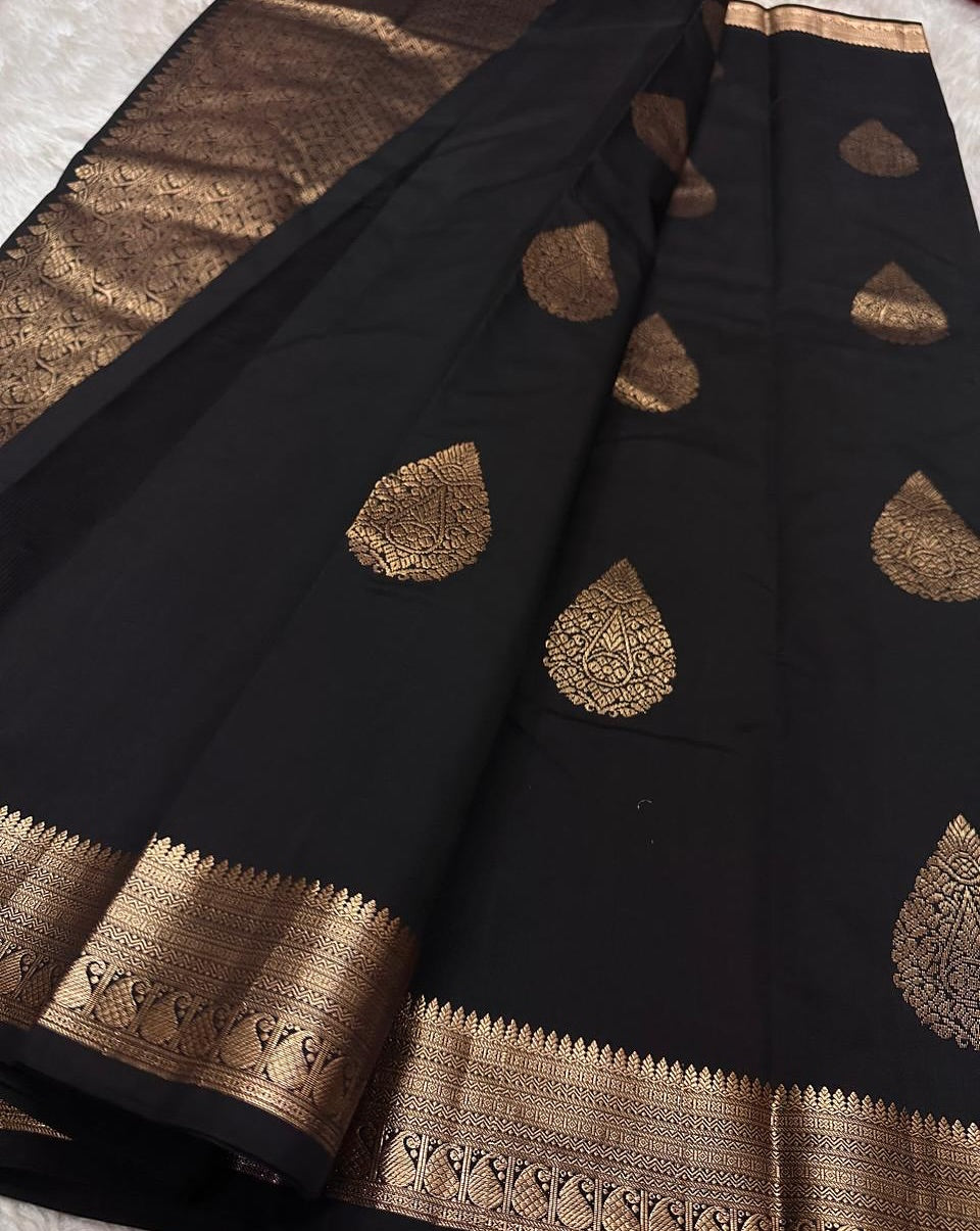 Invaluable Black Pure Zari Weaving Banarasi Silk Saree With Pleasurable Blouse Piece