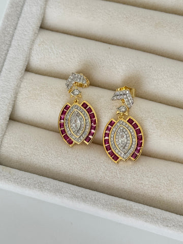 ARİAX PEMBE TAŞLI ÜÇGEN DETAYLI GOLD KÜPE