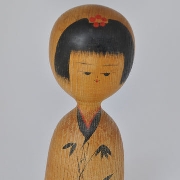 Vintage Japansk Kokeshi Dukke i Sort Kimono med Bambus