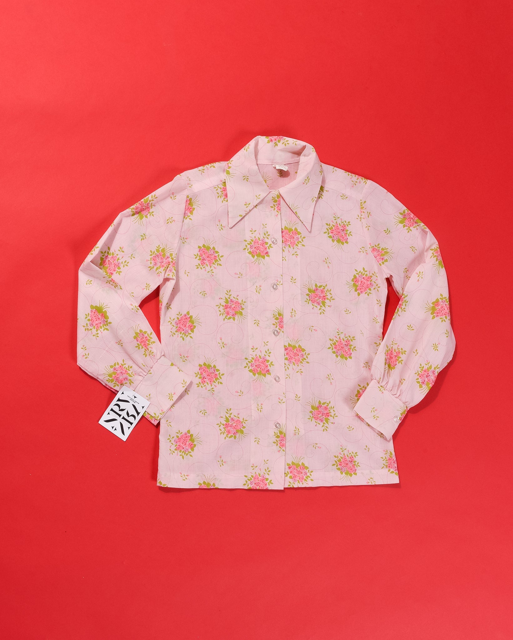 1970s Pink Pastel Dagger Collar With Bright Floral Bouquet Swirl  Print