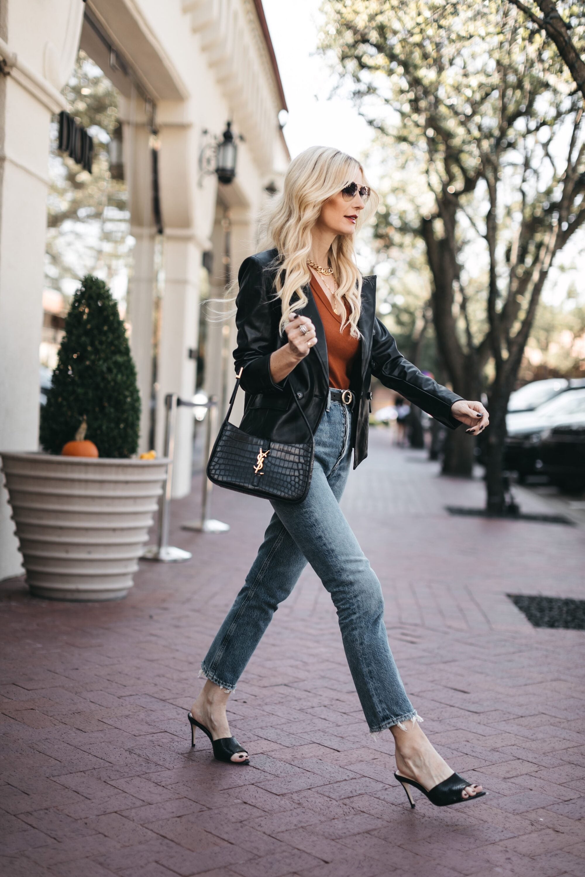 5 ITEMS CLASSY WOMEN NEVER WEAR