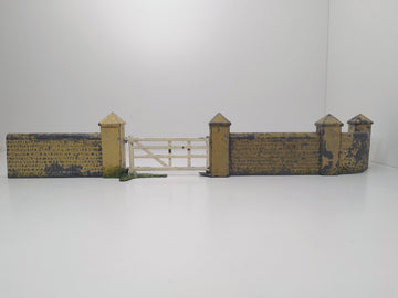 Britains Pre-War Floral Garden Series Flint Wall and Gate Sections x 8