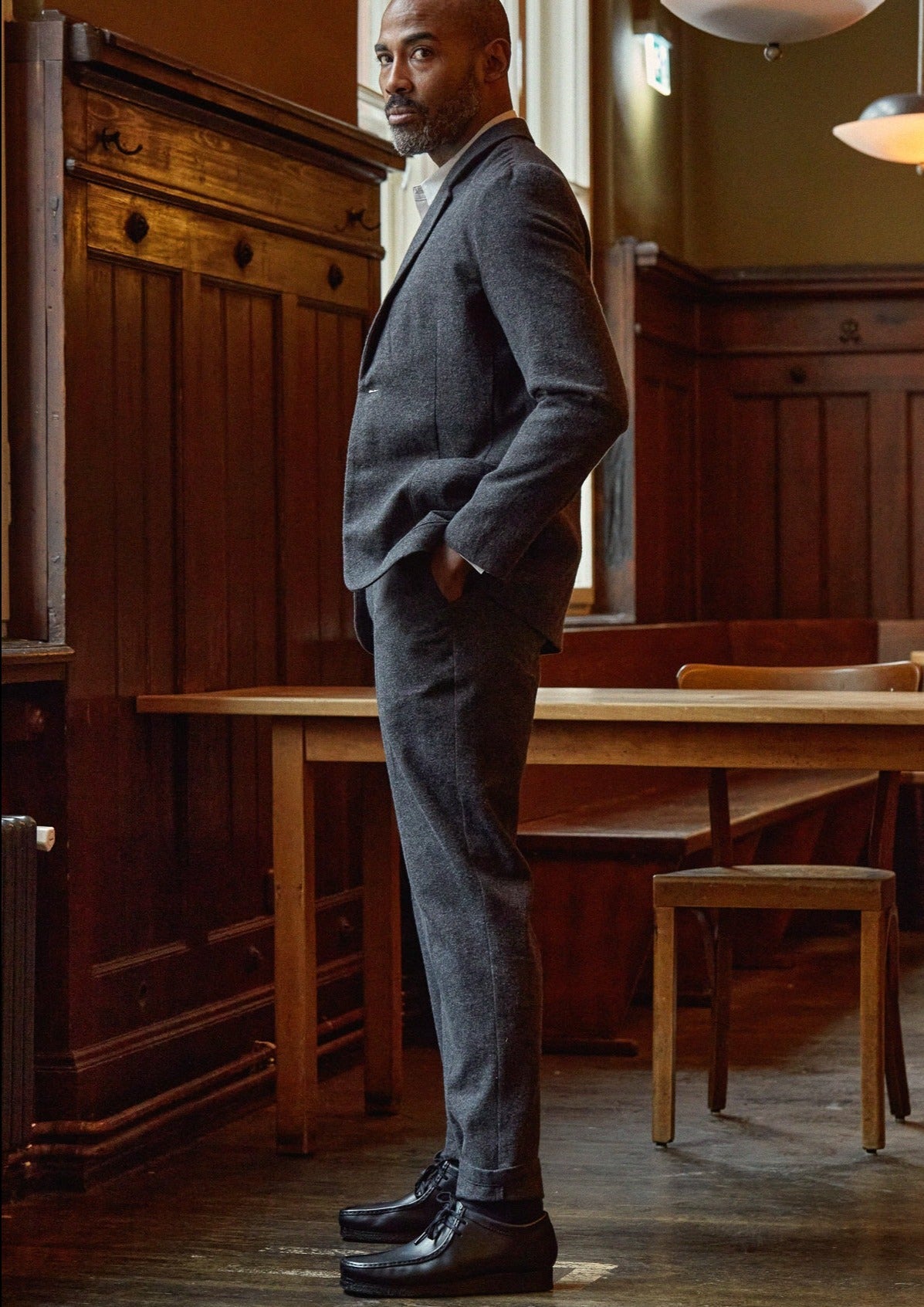 harvestclub-harvest-club-leuven-about-companions-jostha-regular-trousers-eco-coal-flannel