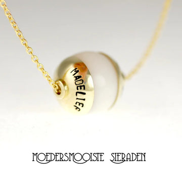 Moedermelk Kraal met gouden eindstukken