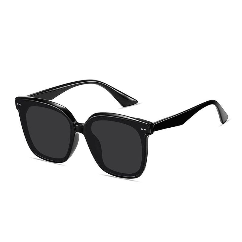 Women Oversized Sunglasses with modern, contrasting design Bowlift