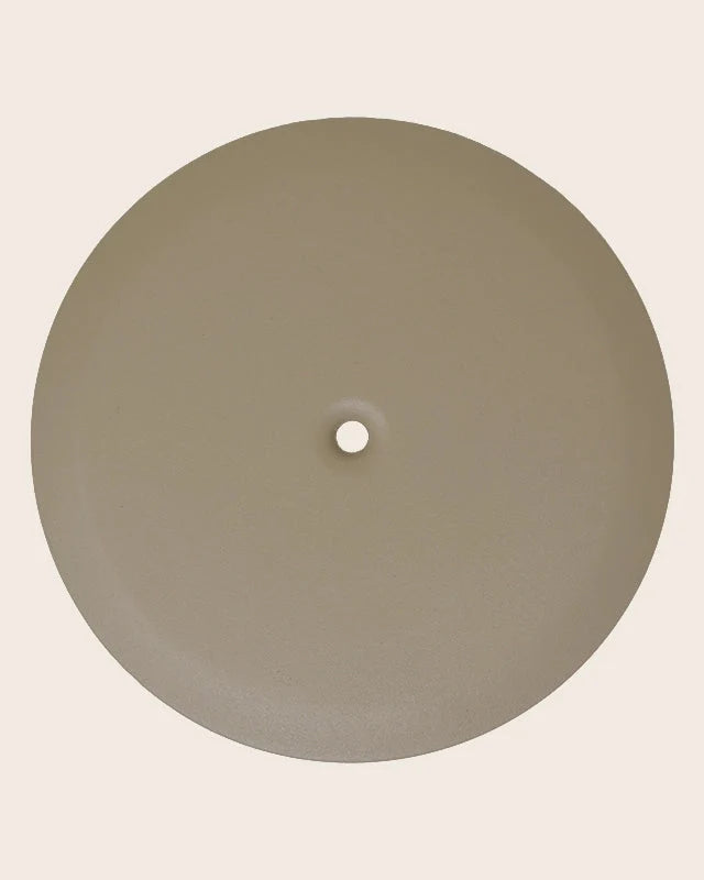 Piattello 14 cm tappo pozzetto beige sabbiato, vista frontale della maniglia e della bocca di erogazione - Exagonshop