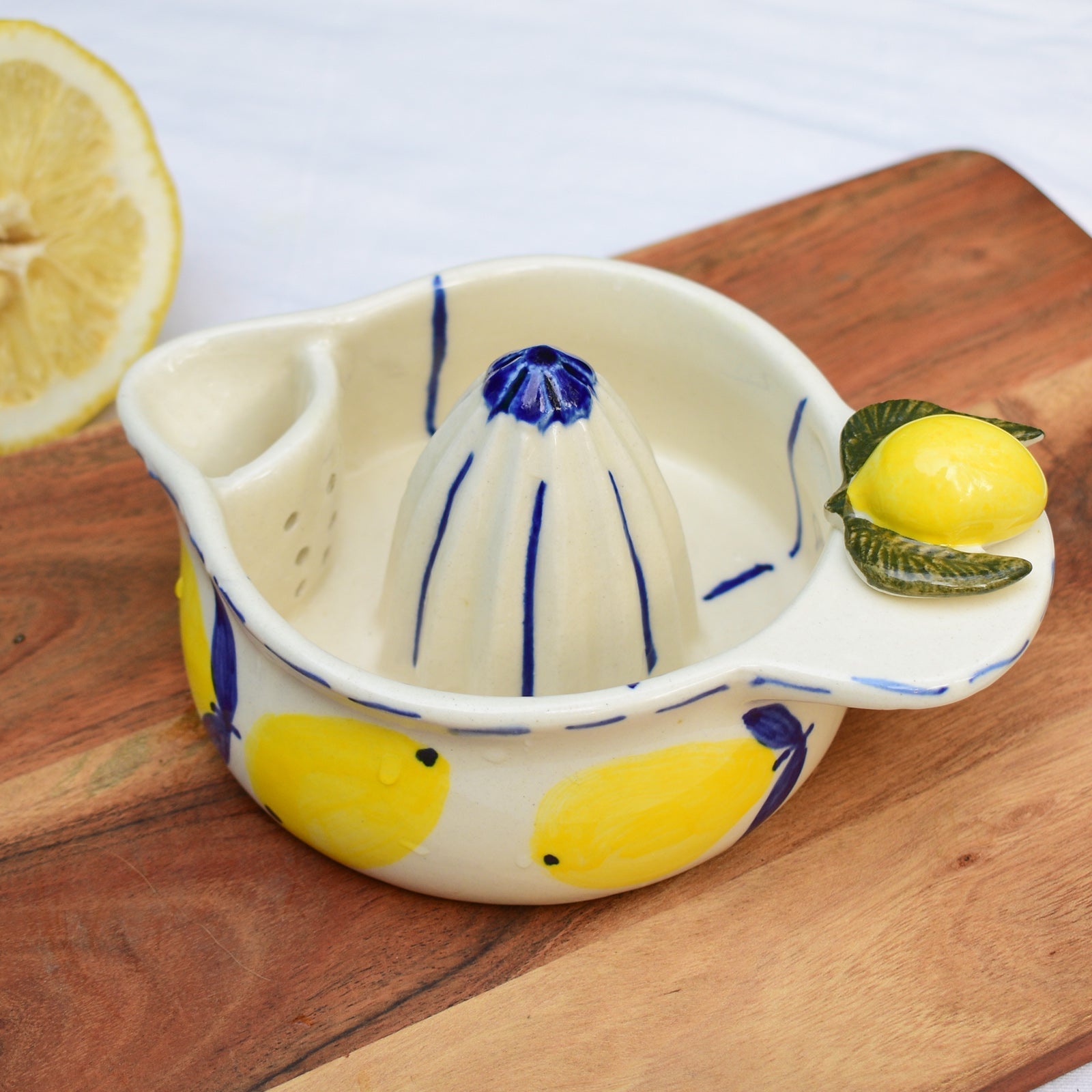 Ceramic Citrus Hand Juicer with Strainer – Lemon