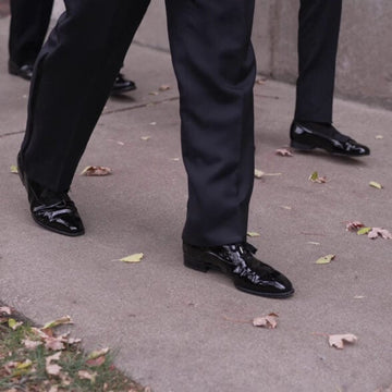 9 Things Men Should NEVER Wear To A Funeral