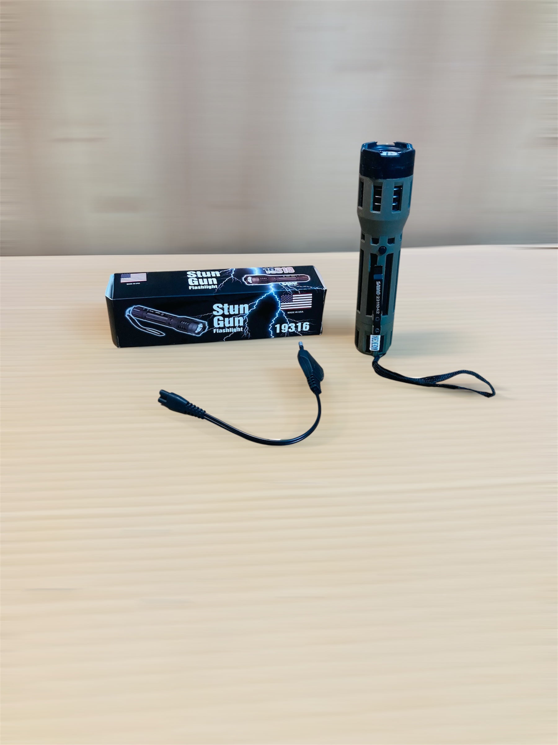 Sabre 2in1 Flashlight & Self Defence Stun Gun - Taser