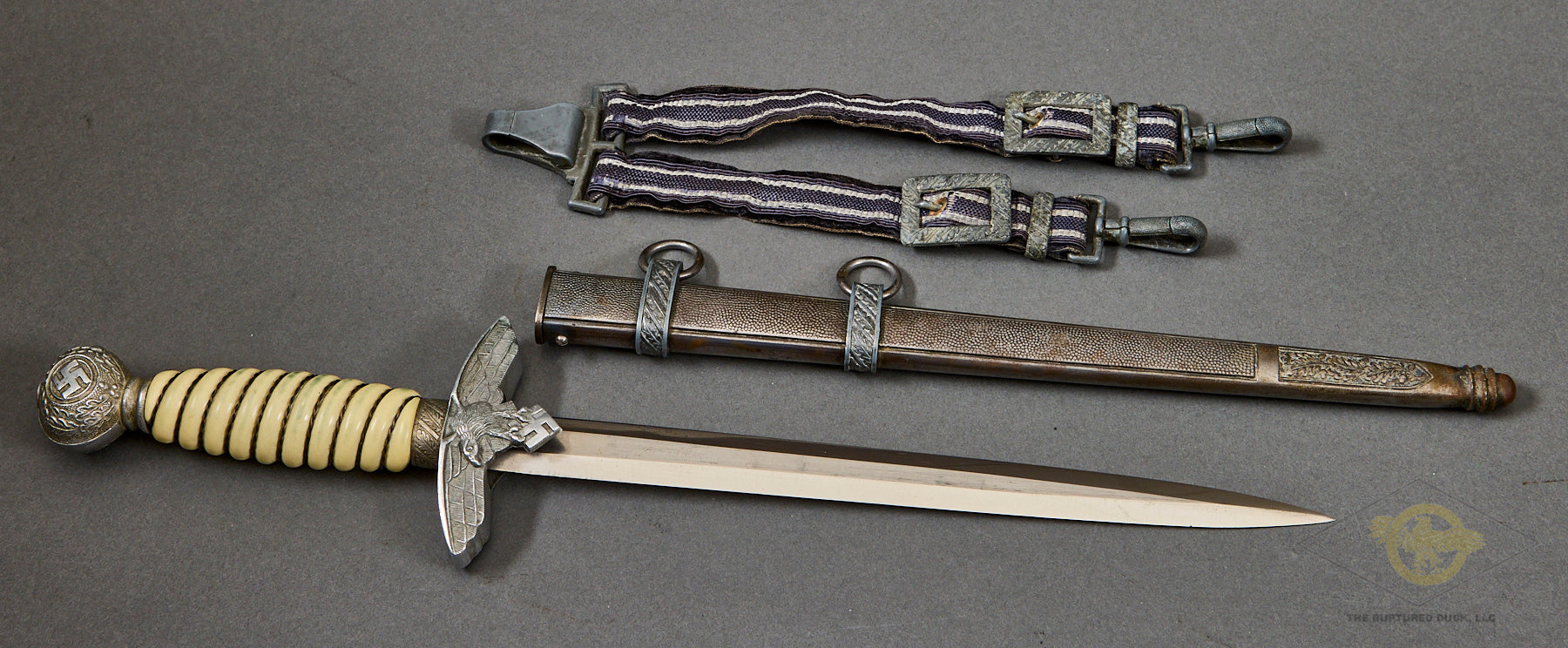 German WWII 2nd Model Luftwaffe Dagger w/Hangers***STILL AVAILABLE***