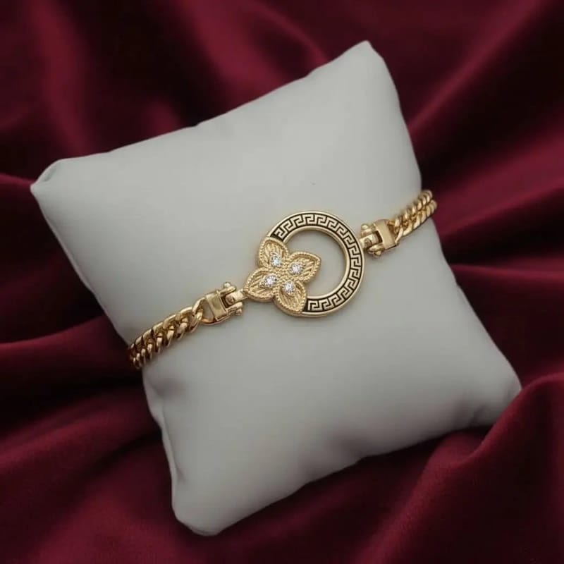 Classic Clover Four Leaves Bracelet in Gold finish, with cubic zirconia stone on stones