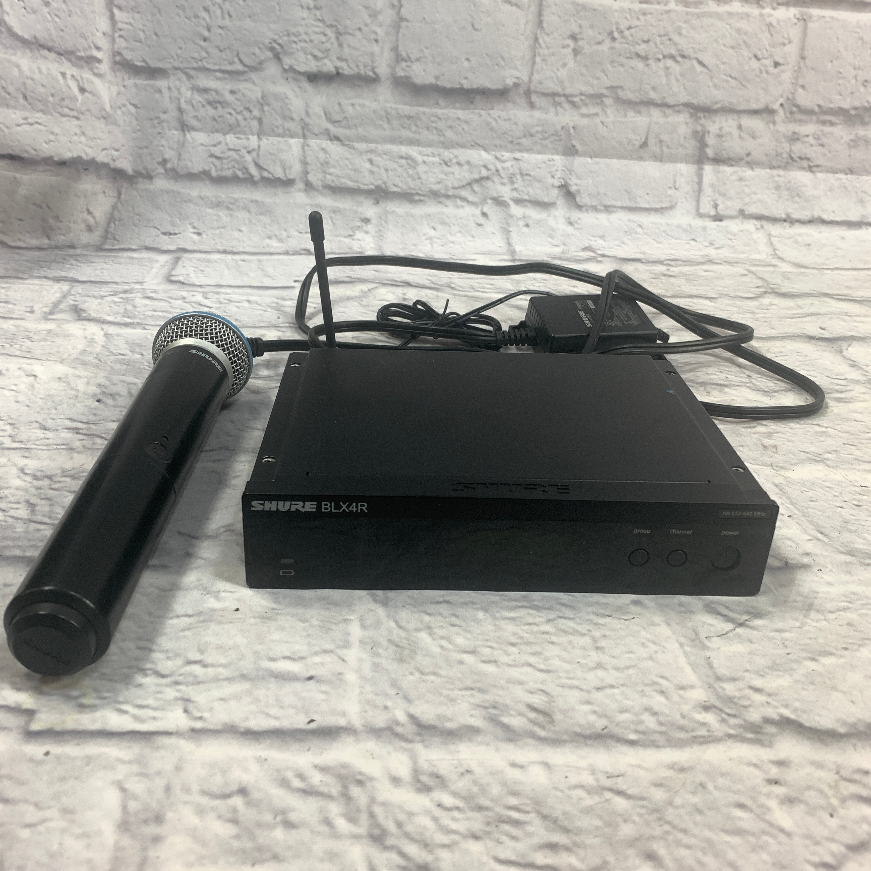 Shure BLX4R Wireless System w/ Beta 58a
