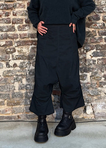 KICK-FLARE STRETCH TROUSER