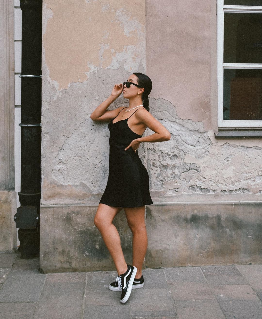 8 Dress-and-Sneaker Outfits That Are So Pretty