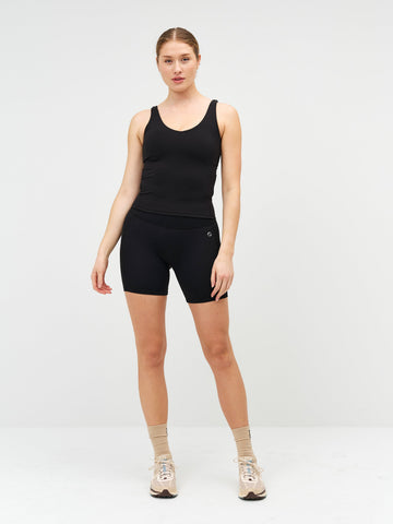 Ellie Ultralight Shorts 6"