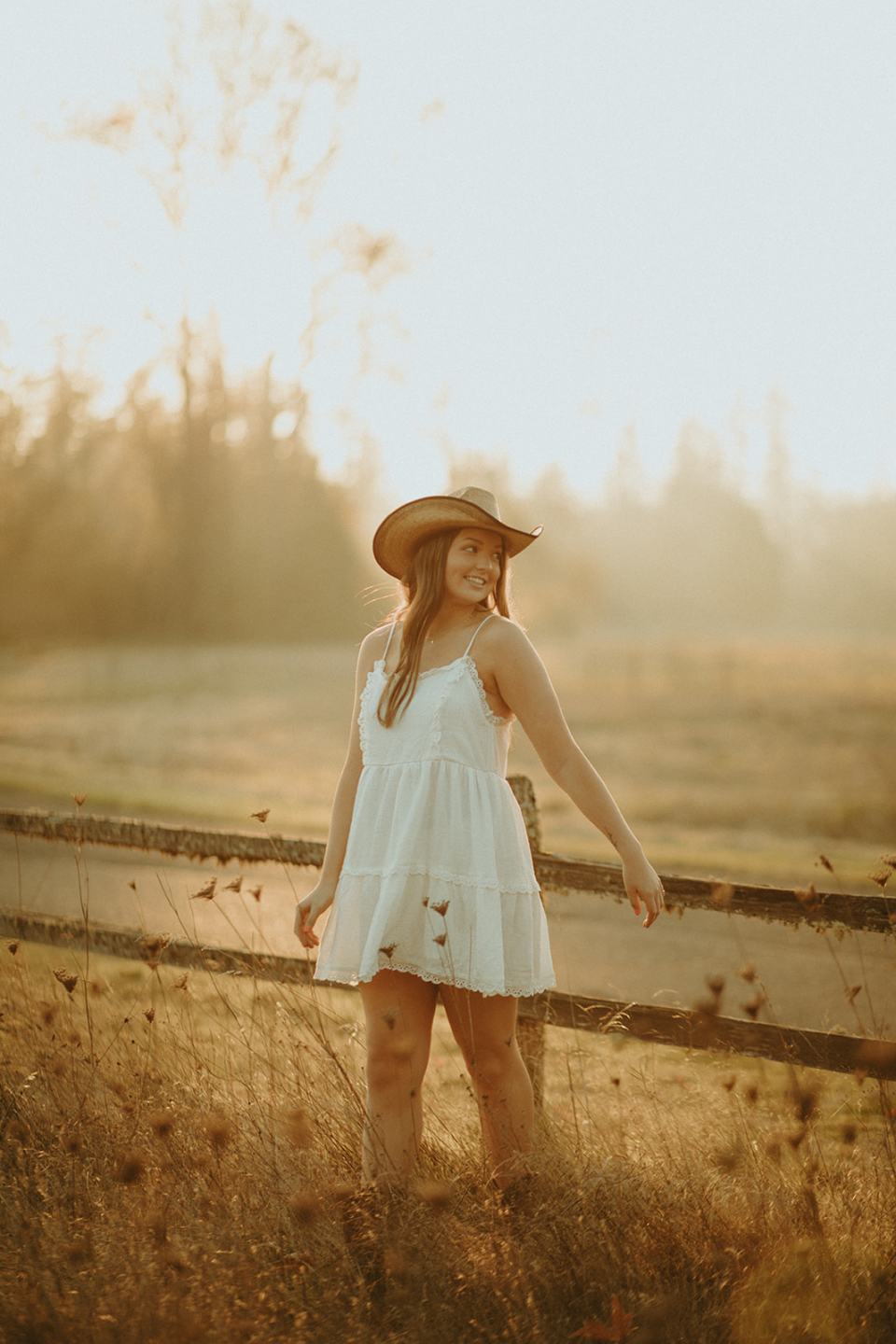 Fall Senior Session Tips: Locations, Senior Picture Outfits, & More!