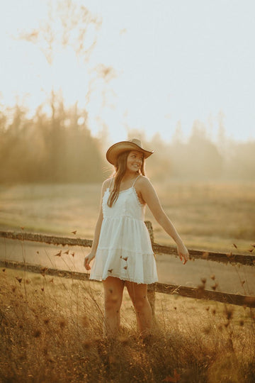 Fall Senior Session Tips: Locations, Senior Picture Outfits, & More!