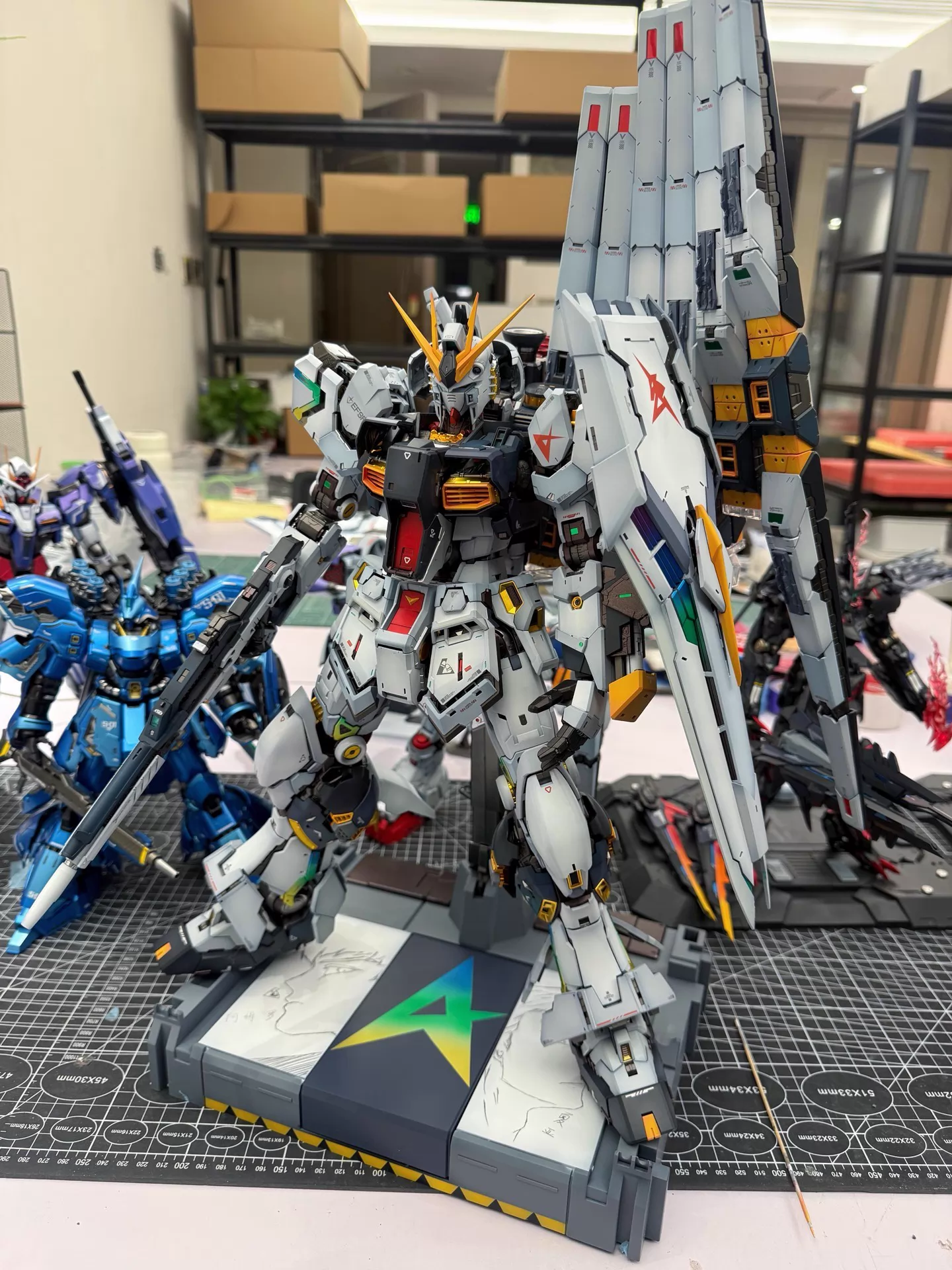 [Top-spec Customization] PG Unleashed 1/60 Nu Gundam (Color customization color scheme) model kit