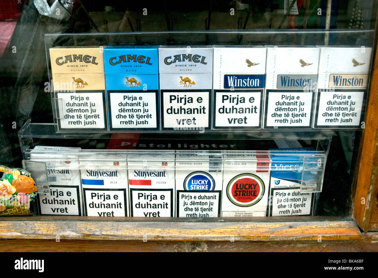 Cigarette packs with warnings hi-res stock photography and images