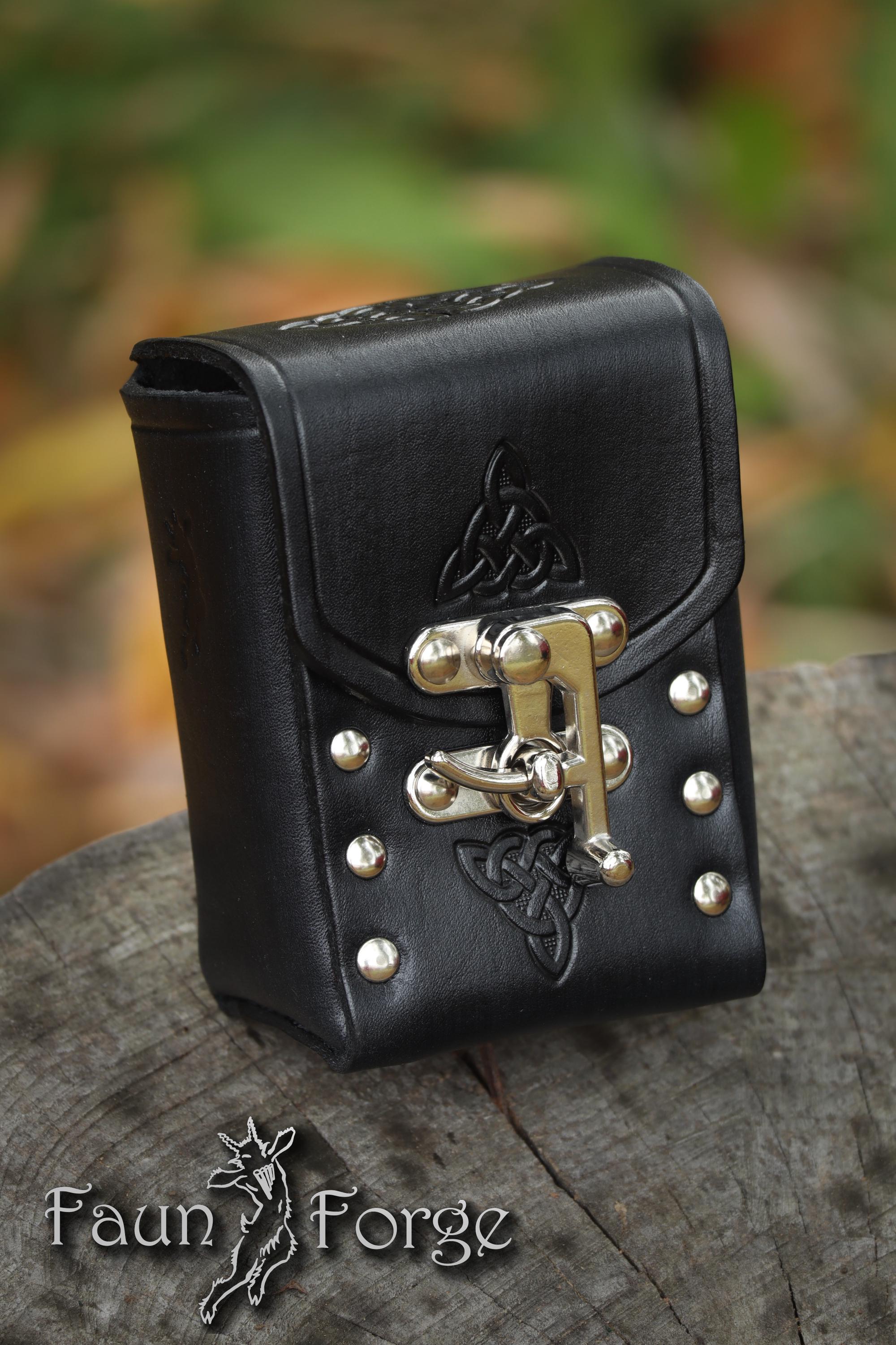 Deck Box Purse - Hard Leather, Sleeved Cards, Celtic, Yu-gi-oh, Magic the Gathering,warhammer Invasion 70 Cards