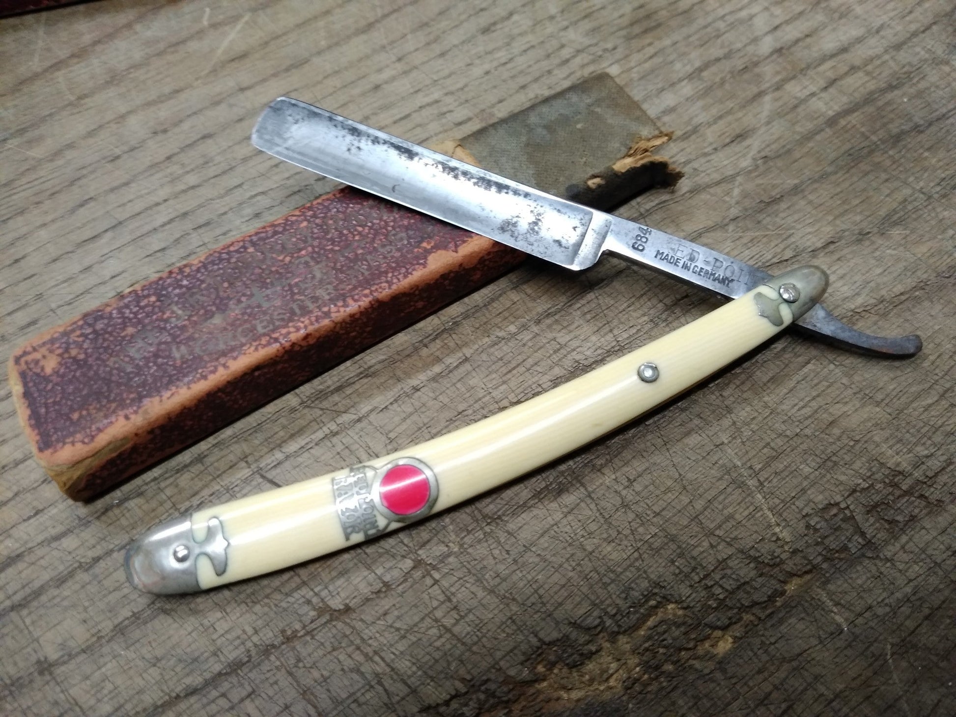 Vtg Red Point 684 Straight Razor Utica Knife & Razor Co Solingen Germany Ornate!