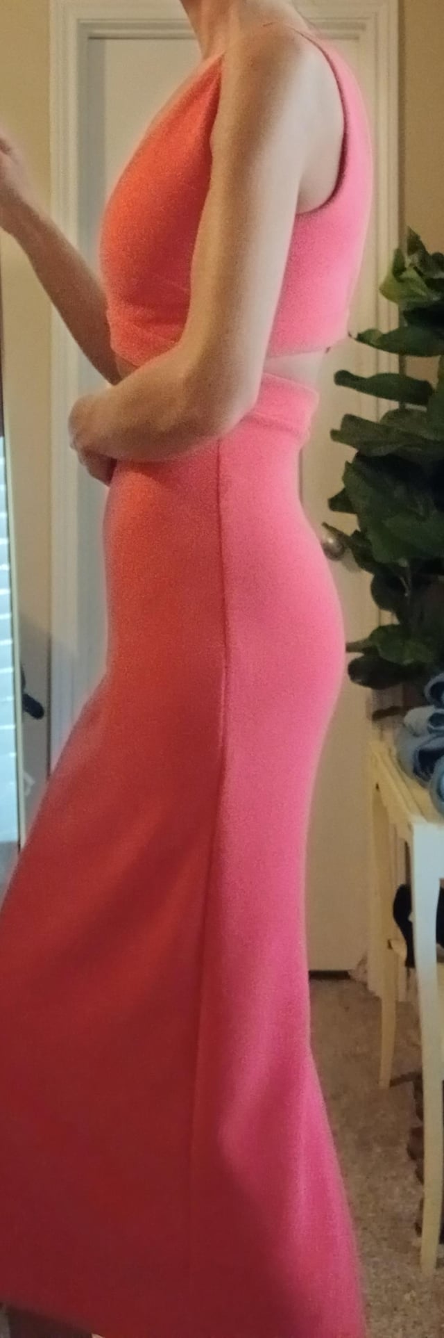 Is this dress too tight? : r/fashion