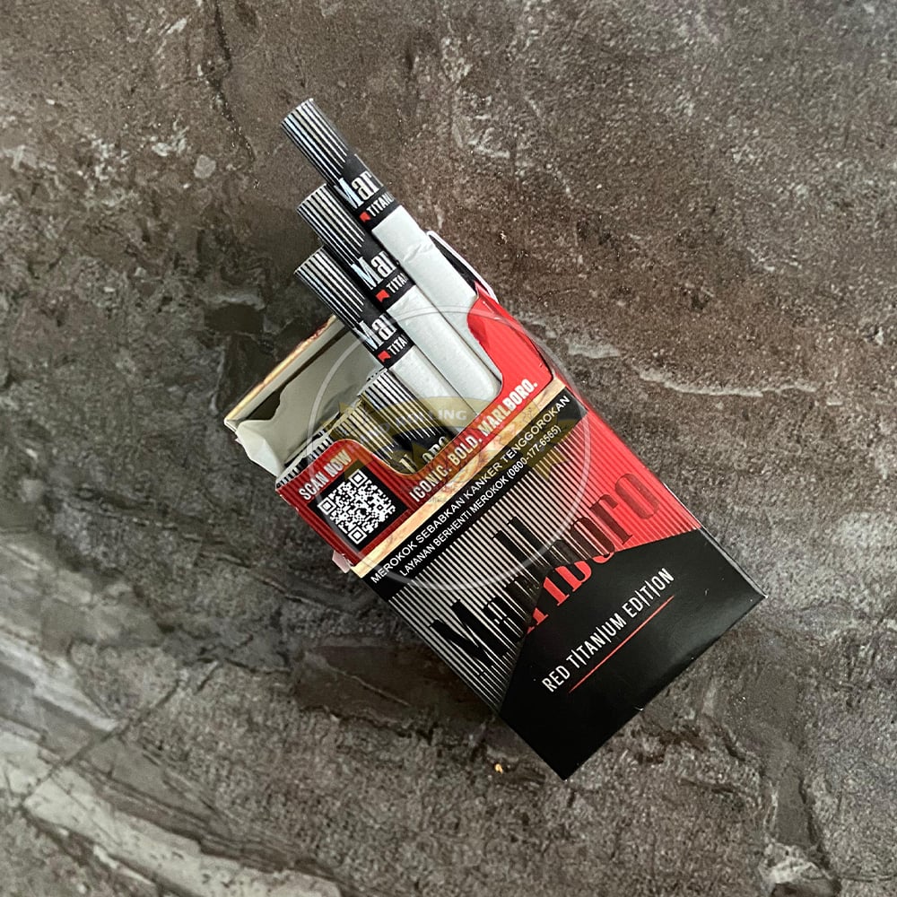 Marlboro Black, Red Cigarettes Review