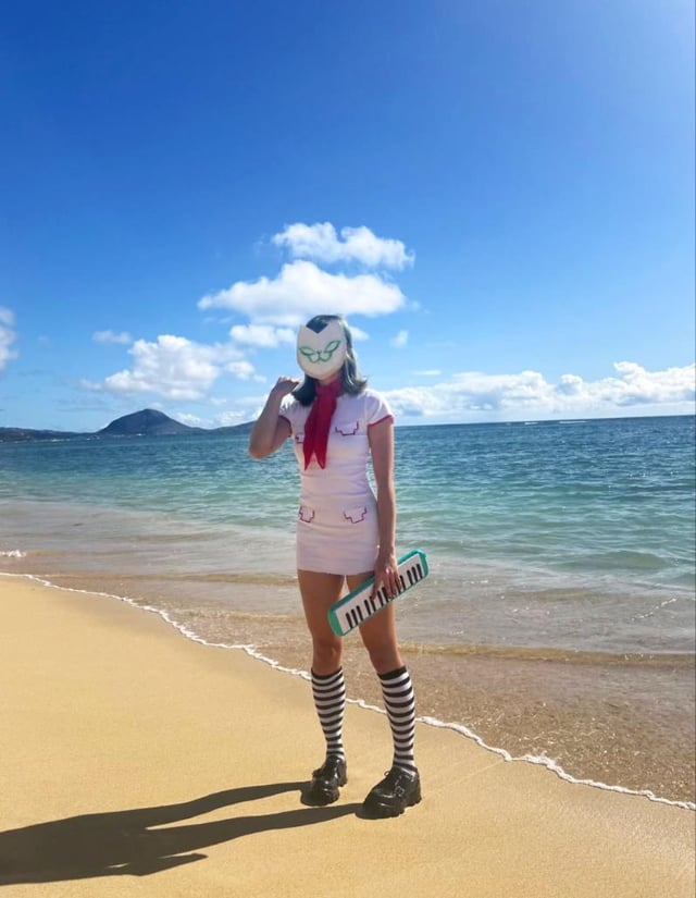 Plastic beach Noodle cosplay : r/gorillaz