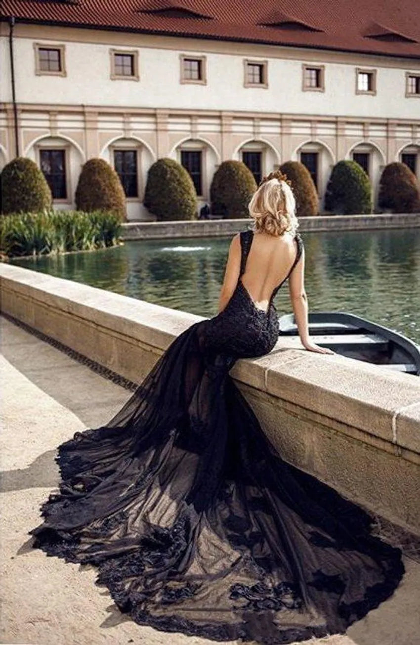 Sexy Black Gothic Mermaid Wedding Dress Bridal Gowns Lace Applique Backless Floor Length V Neck Tiered Tulle Garden Formal Dresses Vestidos De