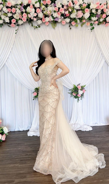 Re-Upload) Wedding Guest wore custom-made gown : r/weddingshaming