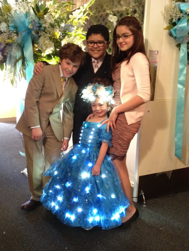Remember when? Here's a photo of the Modern Family kids from way back when. And here's my horrible no good punchline for the day. "Have you ever noticed how Aubrey can just