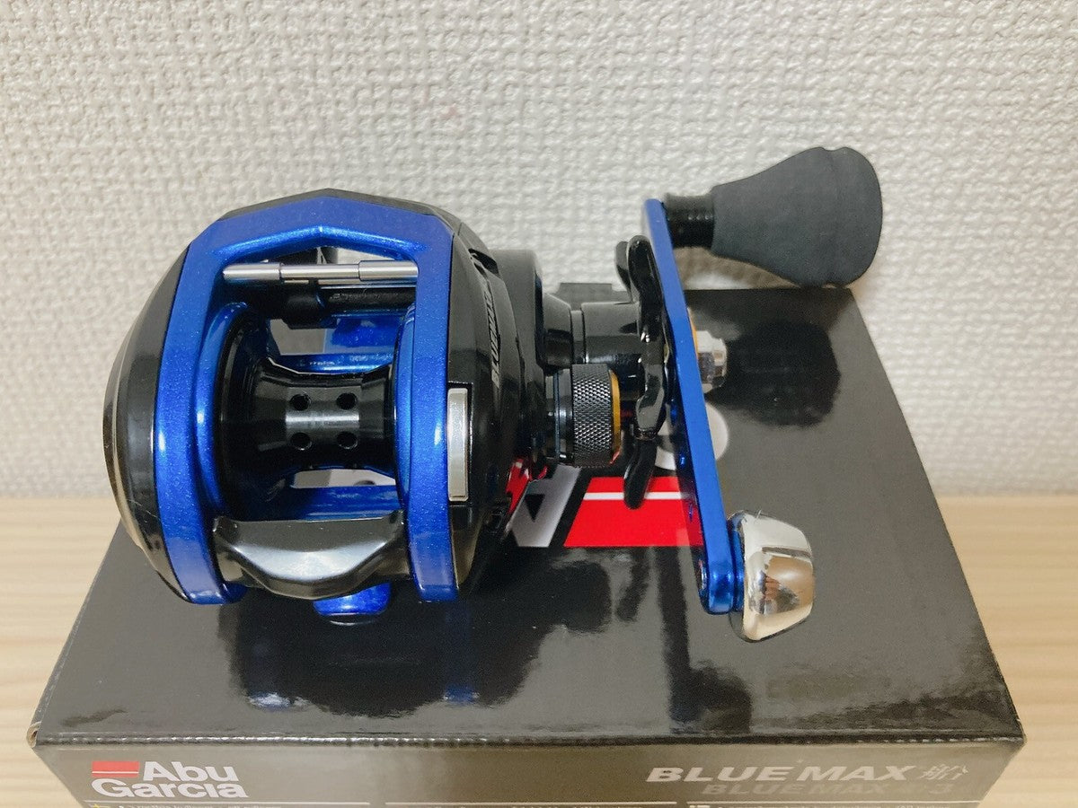 Abu Garcia Baitcasting Reel BLUE MAX Right Gear Ratio 6.4:1 Fishing Reel IN  BOX