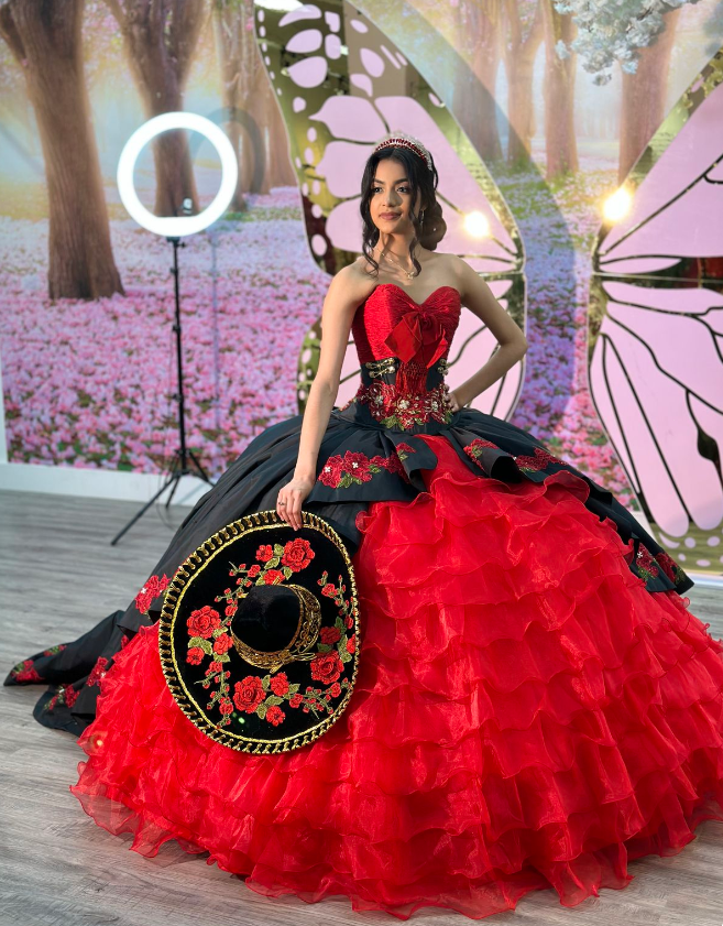 Black Red Mexican Quinceanera Dresses Sweetheart Floral Applique Embroidery