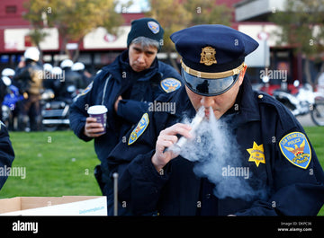 can police officers smoke cigarettes on duty San Francisco, California,  USA. 8th Dec, 2013. San Francisco