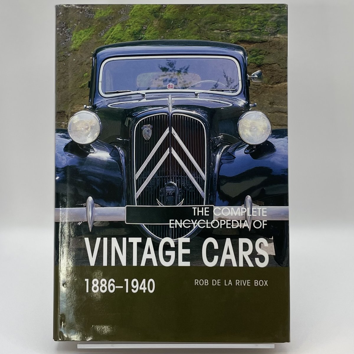 The Complete Encyclopedia of Vintage Cars