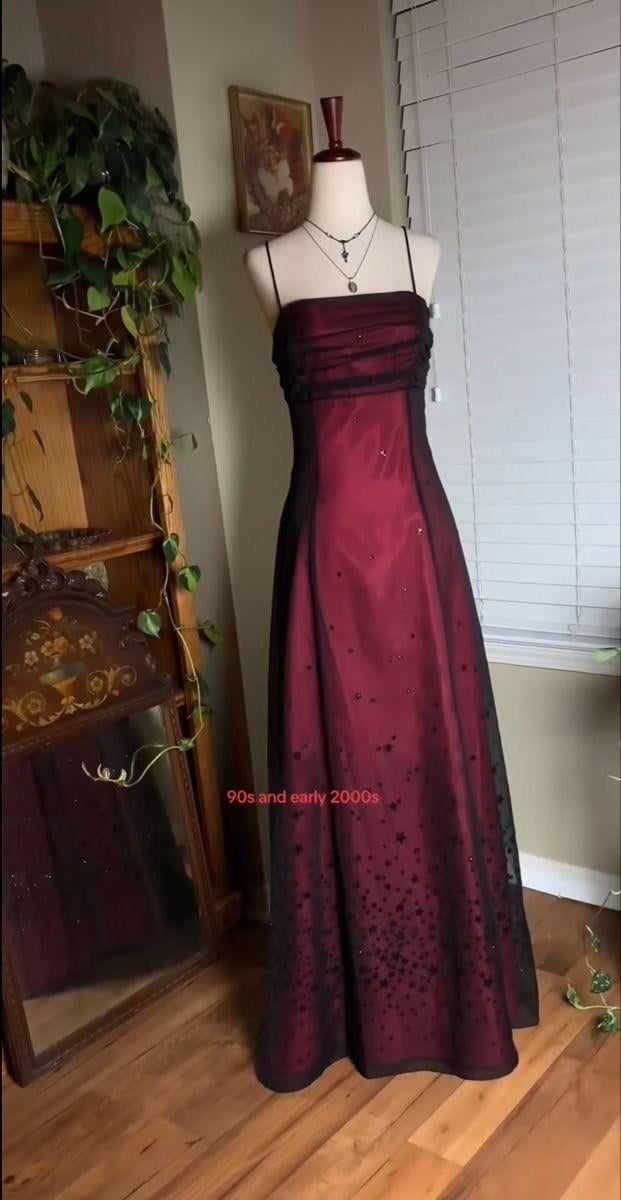 Where to find vintage/2000s prom dresses? : r/findfashion